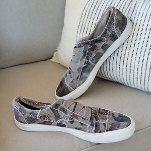 Blowfish Malibu Women's Sz 10 Distressed Green Gray Camouflage Sneakers, Casual